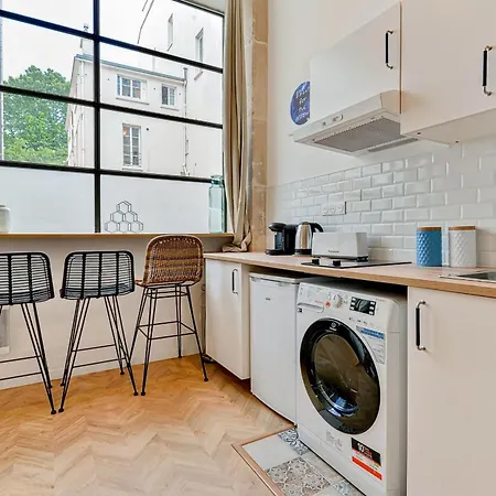 Apartment Design Close To The Jardin Du Luxembourg Paris